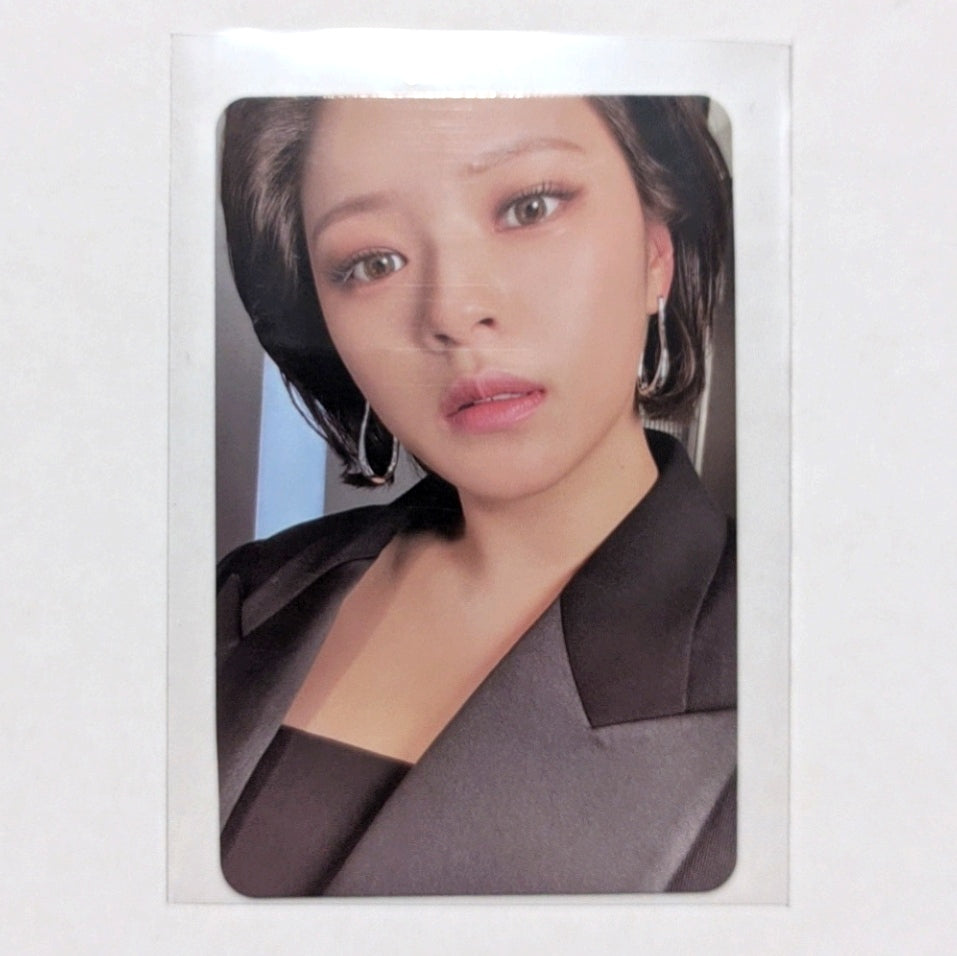 Photocard 'Ready to be' (Jeongyeon - C)