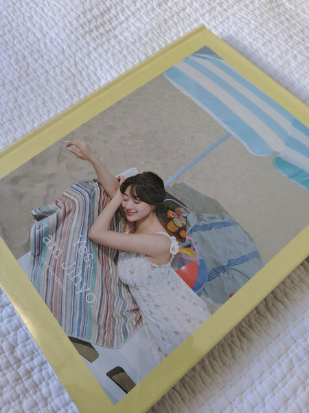 Yes, I am Jihyo 1st Photobook